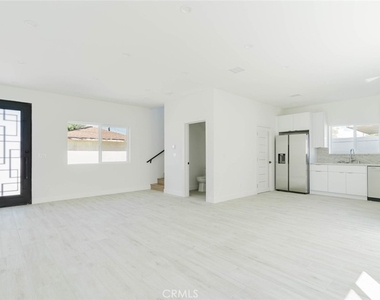 8312 Canterbury Avenue - Photo Thumbnail 2