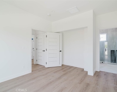 8312 Canterbury Avenue - Photo Thumbnail 9