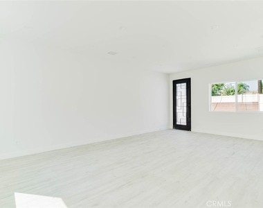 8312 Canterbury Avenue - Photo Thumbnail 3