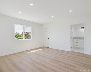 8310 Canterbury Avenue - Photo Thumbnail 12