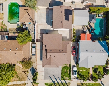 8310 Canterbury Avenue - Photo Thumbnail 24
