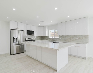 8310 Canterbury Avenue - Photo Thumbnail 4