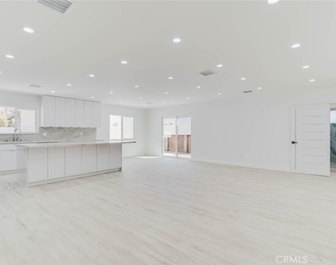 8310 Canterbury Avenue - Photo Thumbnail 7