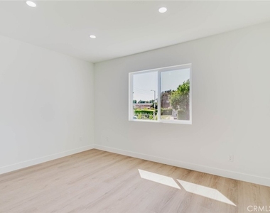 8310 Canterbury Avenue - Photo Thumbnail 16
