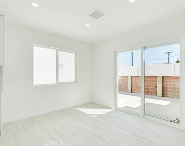8310 Canterbury Avenue - Photo Thumbnail 9