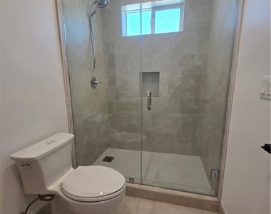 906 Estelle Avenue - Photo Thumbnail 13