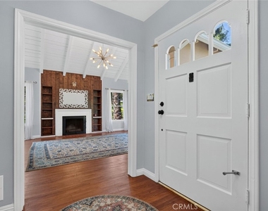 900 E Mountain - Photo Thumbnail 3