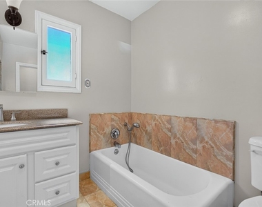 900 E Mountain - Photo Thumbnail 17