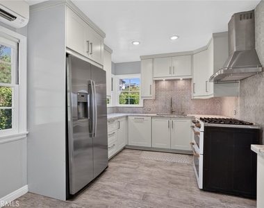 900 E Mountain - Photo Thumbnail 10
