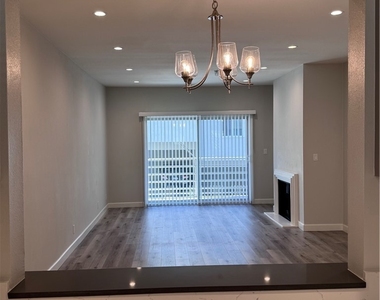 2905 Montrose Ave - Photo Thumbnail 3
