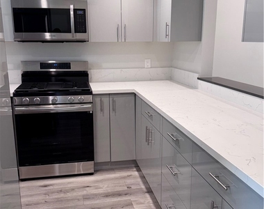 2905 Montrose Ave - Photo Thumbnail 33