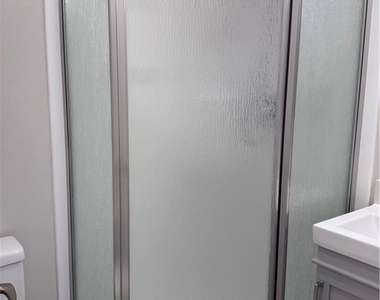 2905 Montrose Ave - Photo Thumbnail 13