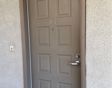 2905 Montrose Ave - Photo Thumbnail 21