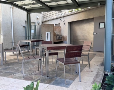 2905 Montrose Ave - Photo Thumbnail 25