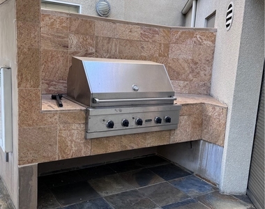 2905 Montrose Ave - Photo Thumbnail 23