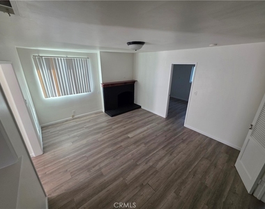 260 W Linden Avenue - Photo Thumbnail 3