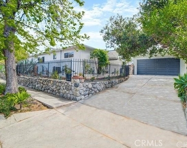 10811 Floralita Avenue - Photo Thumbnail 33