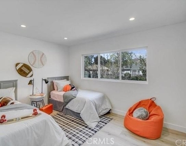 10811 Floralita Avenue - Photo Thumbnail 17
