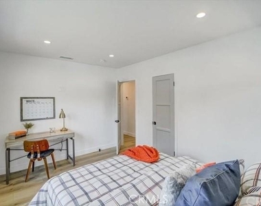 10811 Floralita Avenue - Photo Thumbnail 14