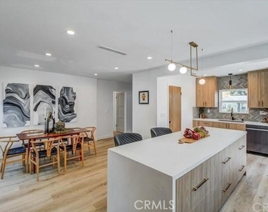 10811 Floralita Avenue - Photo Thumbnail 3