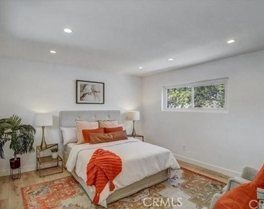 10811 Floralita Avenue - Photo Thumbnail 22