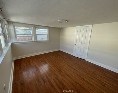 10122 Imperial Avenue - Photo Thumbnail 11