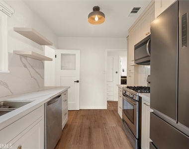 2083 Parnell Way - Photo Thumbnail 11