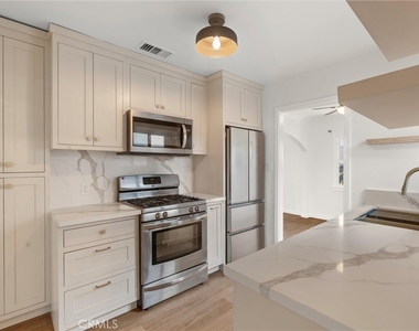 2083 Parnell Way - Photo Thumbnail 12