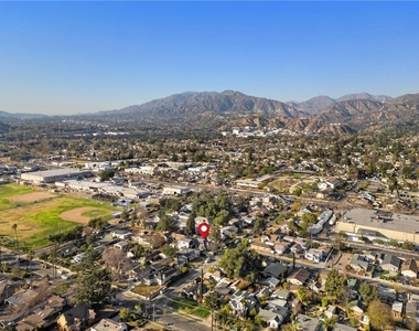 2083 Parnell Way - Photo Thumbnail 32