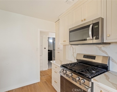 2083 Parnell Way - Photo Thumbnail 14