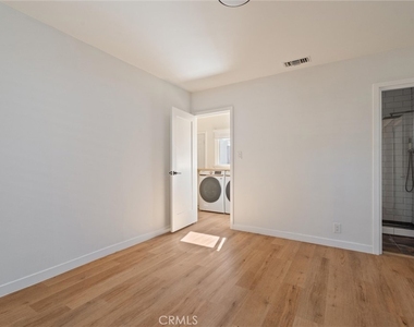 2083 Parnell Way - Photo Thumbnail 16