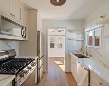 2083 Parnell Way - Photo Thumbnail 10