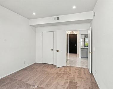 14115 Moorpark - Photo Thumbnail 14