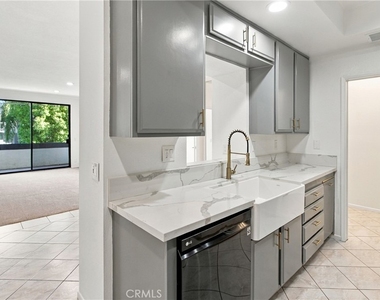 14115 Moorpark - Photo Thumbnail 4