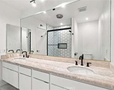 14115 Moorpark - Photo Thumbnail 11