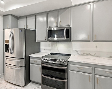 14115 Moorpark - Photo Thumbnail 5