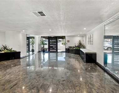 14115 Moorpark - Photo Thumbnail 21