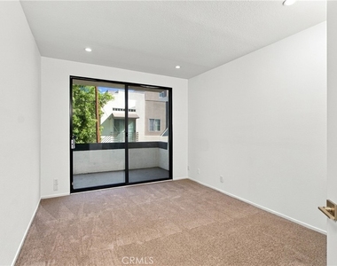 14115 Moorpark - Photo Thumbnail 13