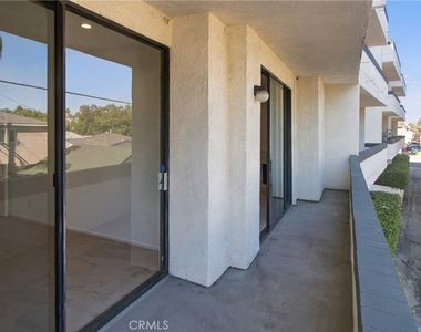 14115 Moorpark - Photo Thumbnail 19