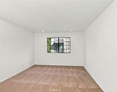 14115 Moorpark - Photo Thumbnail 9