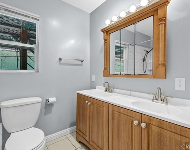 6217 Farmdale Avenue - Photo Thumbnail 14