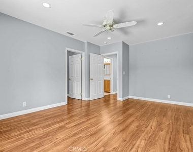 6217 Farmdale Avenue - Photo Thumbnail 15