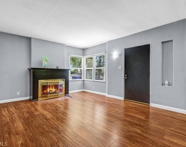 6217 Farmdale Avenue - Photo Thumbnail 1