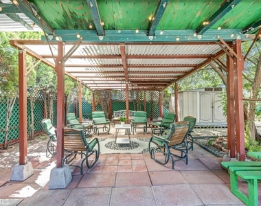6217 Farmdale Avenue - Photo Thumbnail 20