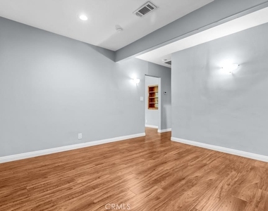 6217 Farmdale Avenue - Photo Thumbnail 9
