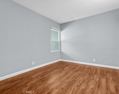 6217 Farmdale Avenue - Photo Thumbnail 12