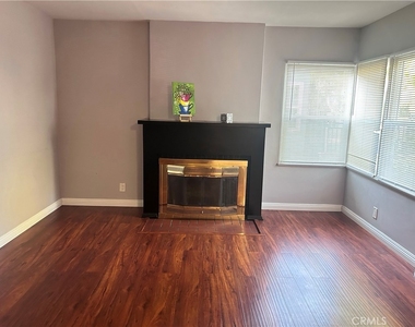 6217 Farmdale Avenue - Photo Thumbnail 27