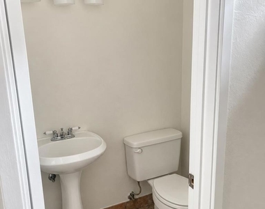 651 Moraga Rd - Photo Thumbnail 10