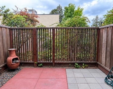 651 Moraga Rd - Photo Thumbnail 11