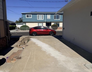22639 6th St - Photo Thumbnail 5